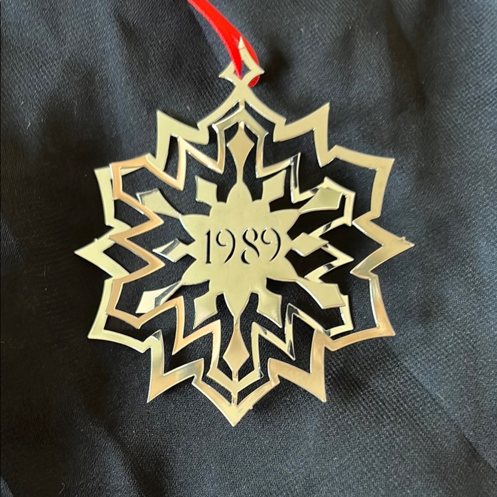 Vintage Lunt 1989 Sterling Silver Snowflake Ornament